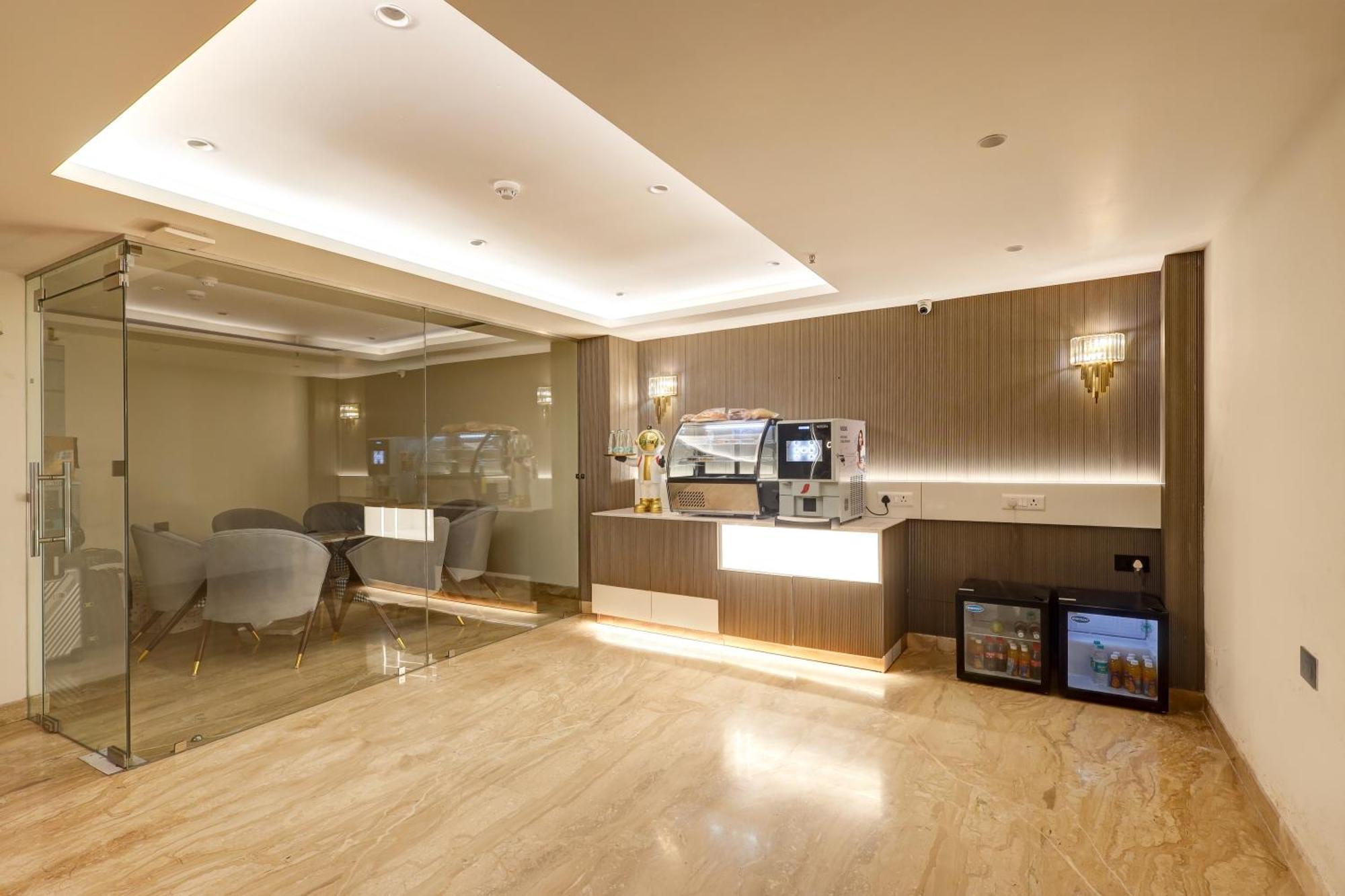 The Tyche New Delhi - Traveller'S Choice Award Winner 2025 Nowe Delhi Zewnętrze zdjęcie